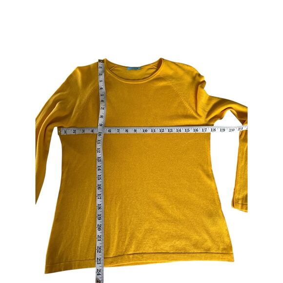 J. McLaughlin Women's Jamey Crew Neck Button Sleeve Sweater Yellow Size Medium - Picture 4 of 6